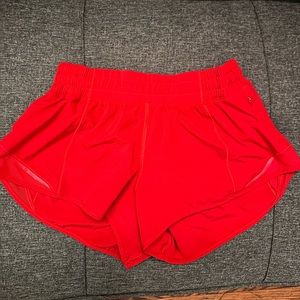 Lululemon Hotty Hot Shorts 2.5